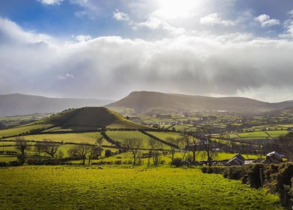 Cushendall Stables Buitenkant foto